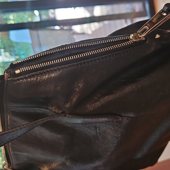 Marc Jacobs Elegant Black Shoulder Bag - Picture 6 of 10